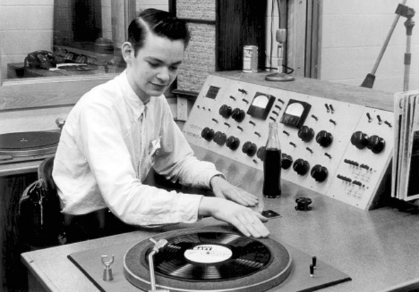 Vintage-Radio-Station-Crop